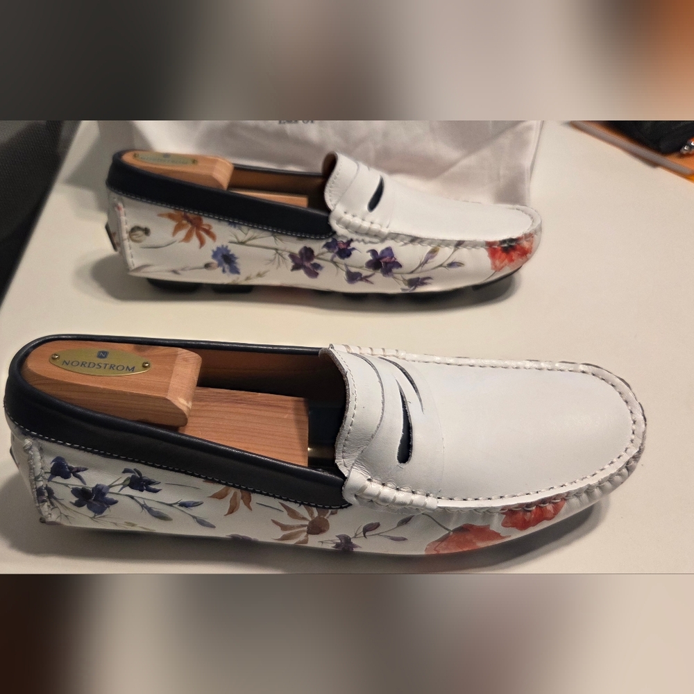 Robert Graham White and Navy Floral Loafers - Brand New